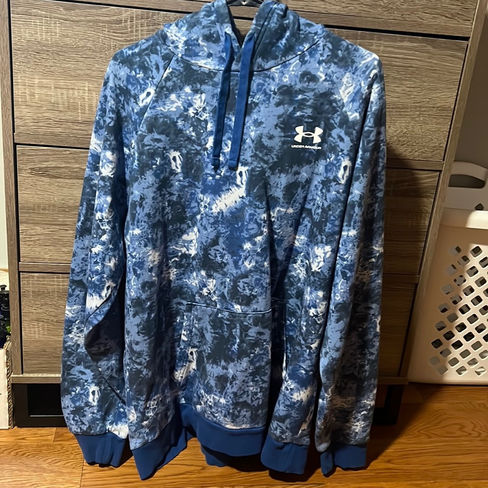 Under Armour sweatshirt loose fit